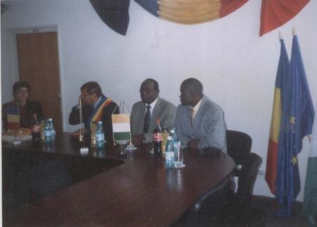 EN COMPAGNIE DU MAIRE DE BOUAKE ET DE ZIMNECA EN ROMANIE